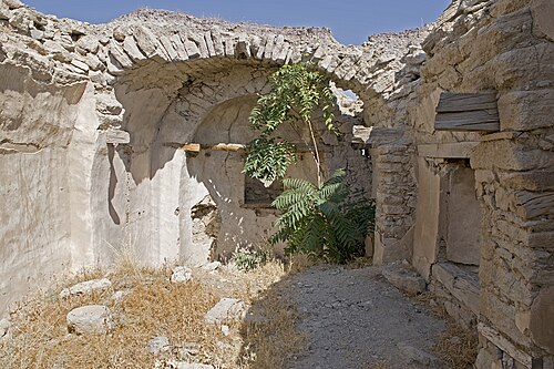Yamaçtaki Küçük Kilise'nin taş duvarları